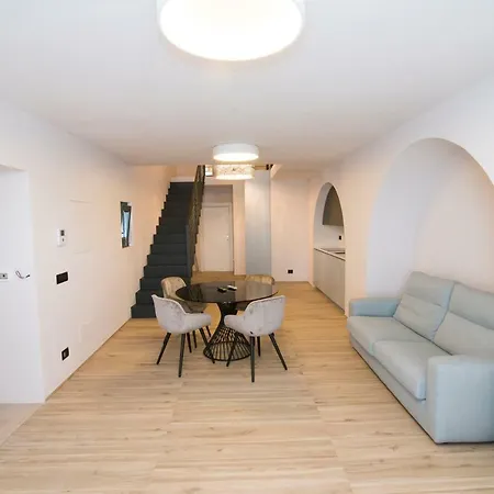 La Casa Di Alice * مونوبولي